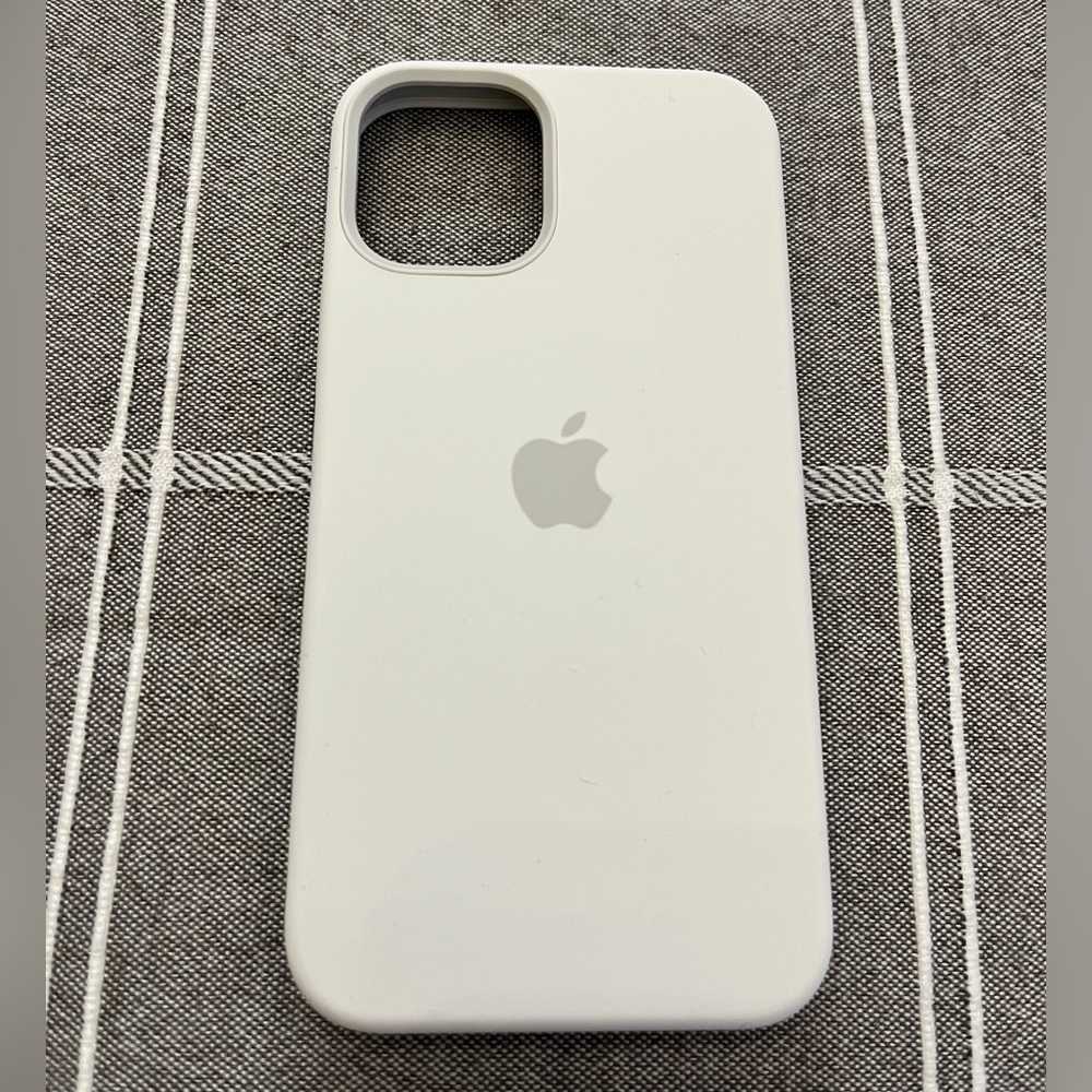 BNWT Authentic Apple iPhone 12 mini Silicone Clear Case MagSafe